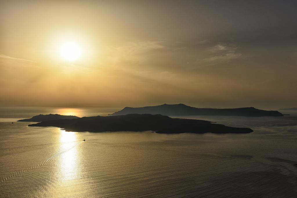 Lilium Hotel Santorini Fira  Exterior photo